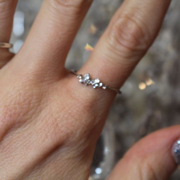 Simple Minimalist Diamond Flowline Ring size 8 💔 - Picture 2 of 10